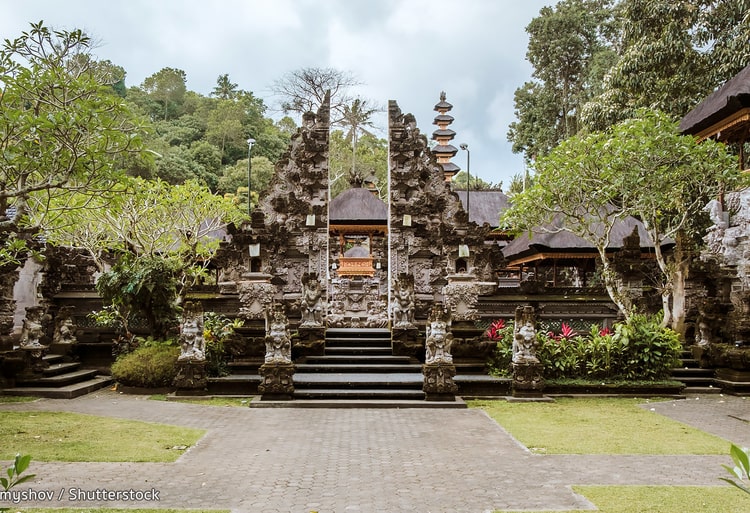 Pura Gunung Lebah Bali